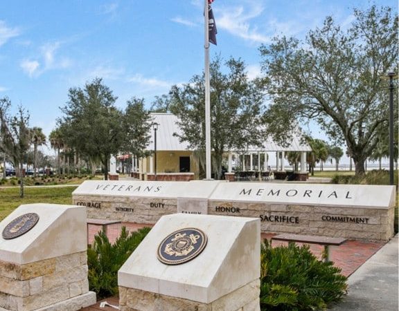 OLH_Kissimmee_Pic_VeteransMemorial_4_Photoshoot_Collage2-1.jpg